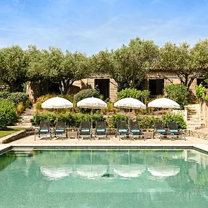 https://auberge-de-loumede.fr-provencehotel.com