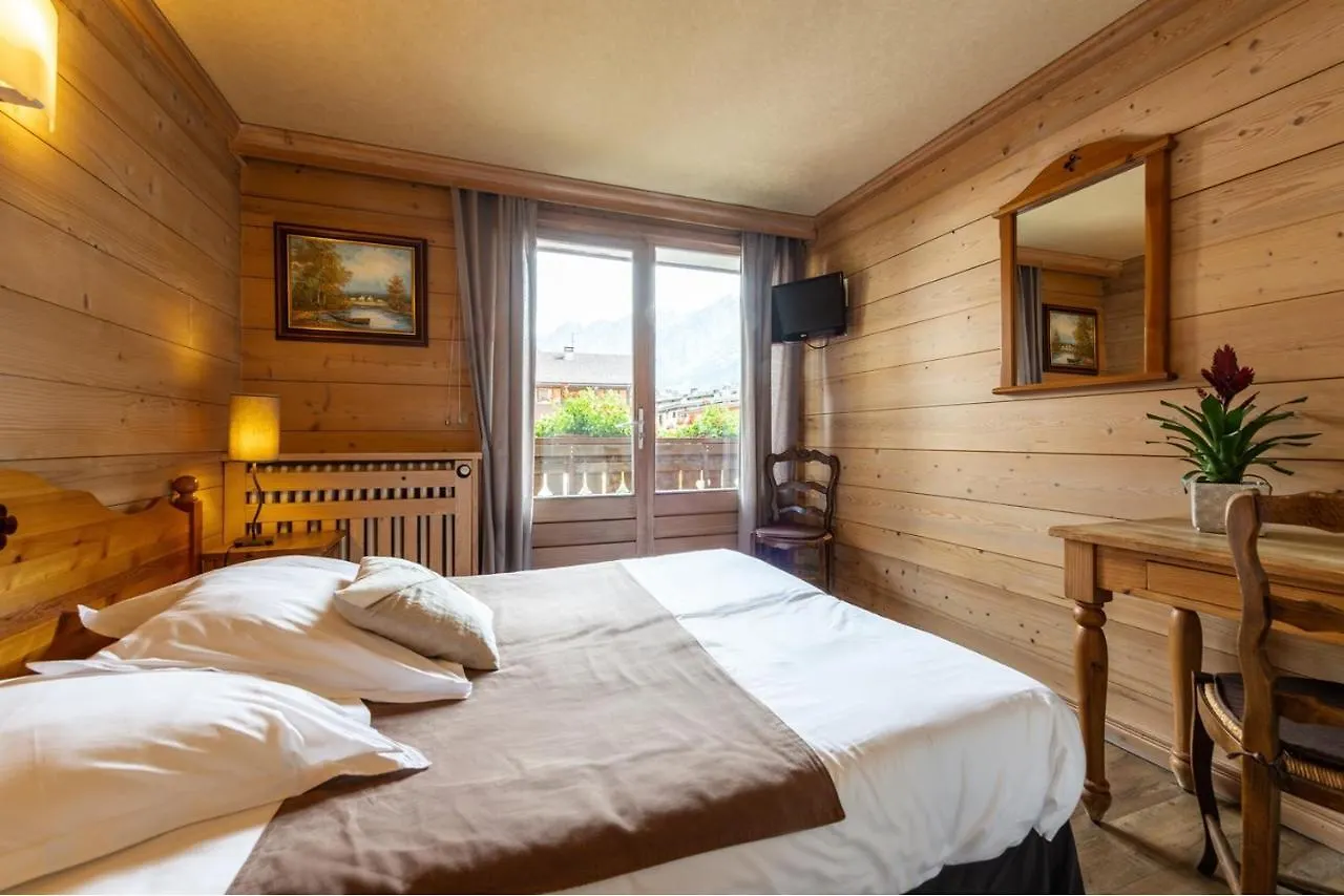 **  לה קלוסאז Hotel La Montagne צרפת